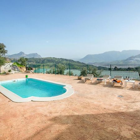 Gorgeous Home In Algodonales With Kitchen Kültér fotó